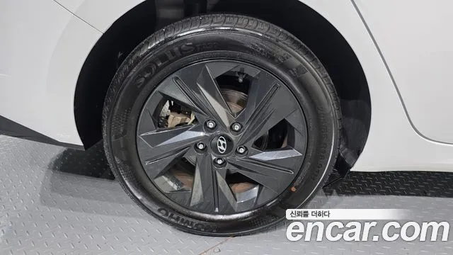 Hyundai Avante CN7 — Фото автомобиля 20