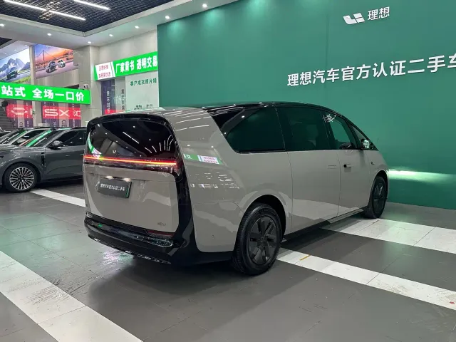 Li Auto MEGA — Фото автомобиля 26