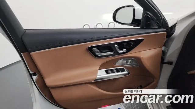 Mercedes-Benz E-Class — Фото автомобиля 19