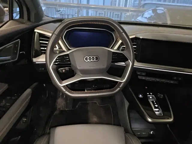 Audi Q4 e-tron — Фото автомобиля 10