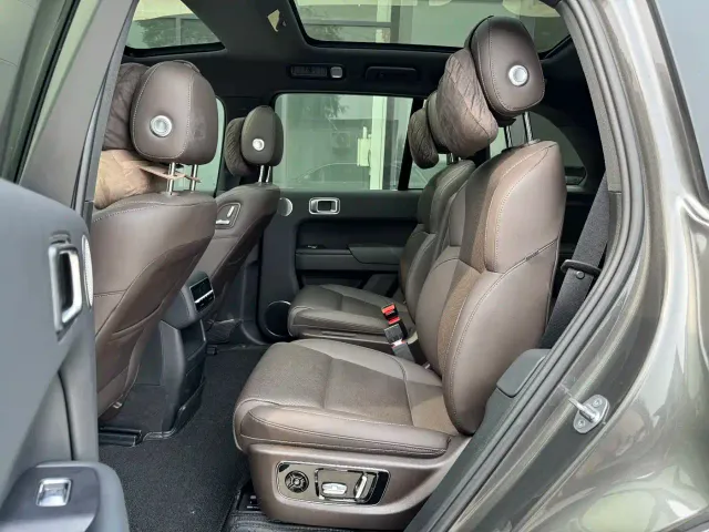 Li Auto L8 — Фото автомобиля 7