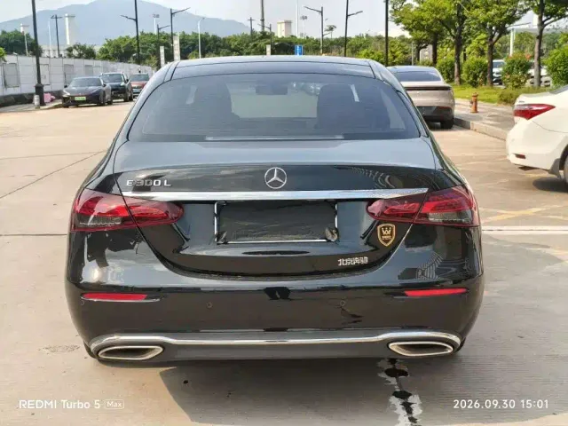 Mercedes-Benz E-Class — Фото автомобиля 8