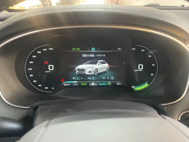 Roewe i6 MAX EV — Фото автомобиля 16