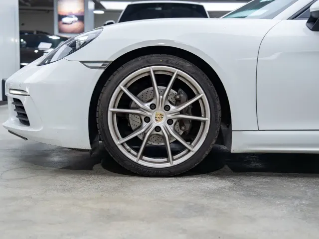Porsche 718 — Фото автомобиля 8