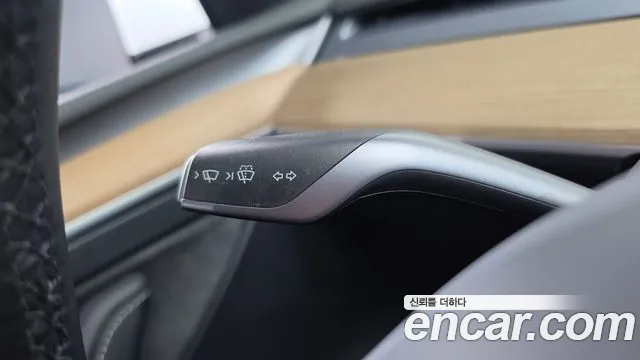 Tesla Model Y — Фото автомобиля 27