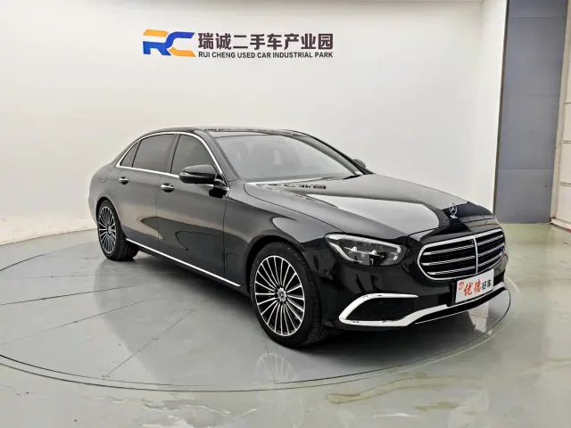 Mercedes-Benz E-Class — Фото автомобиля 19