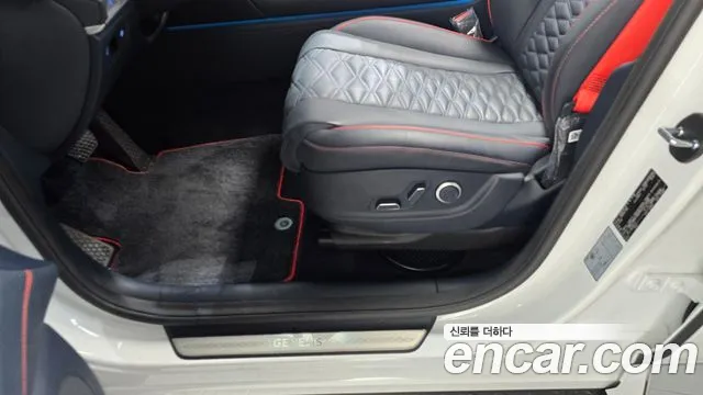 Genesis GV80 — Фото автомобиля 27
