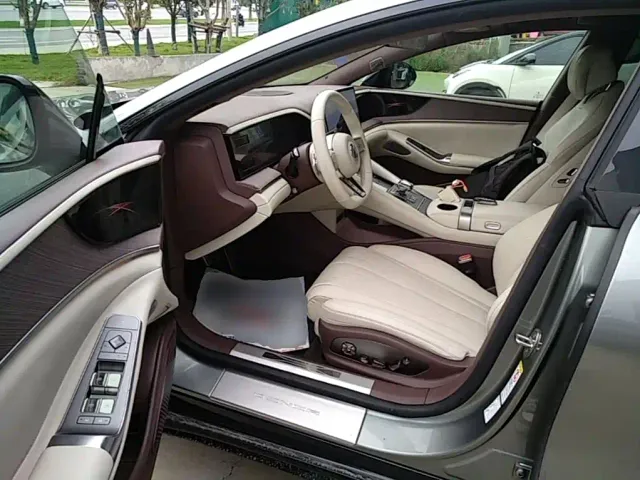Denza Z9GT — Фото автомобиля 14