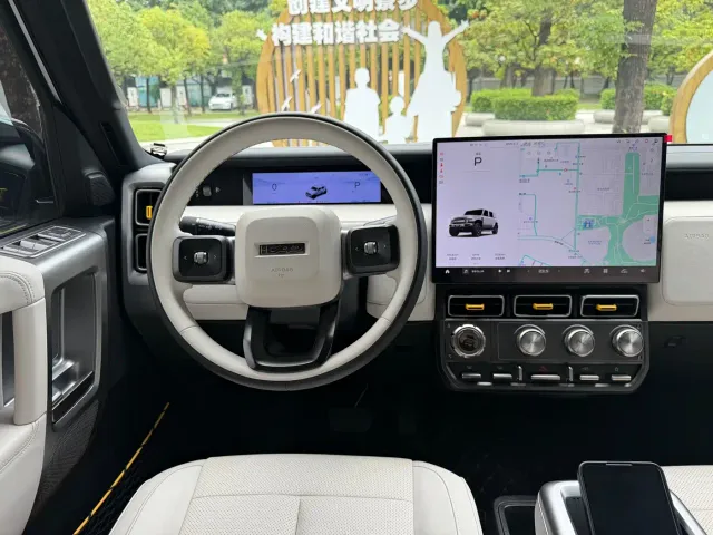 iCAR V23 — Фото автомобиля 8