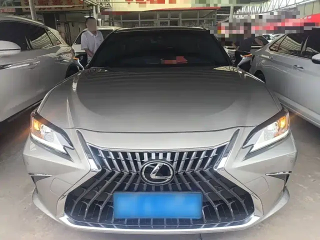 Lexus ES — Фото автомобиля 2