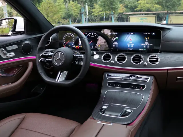 Mercedes-Benz E-Class — Фото автомобиля 17