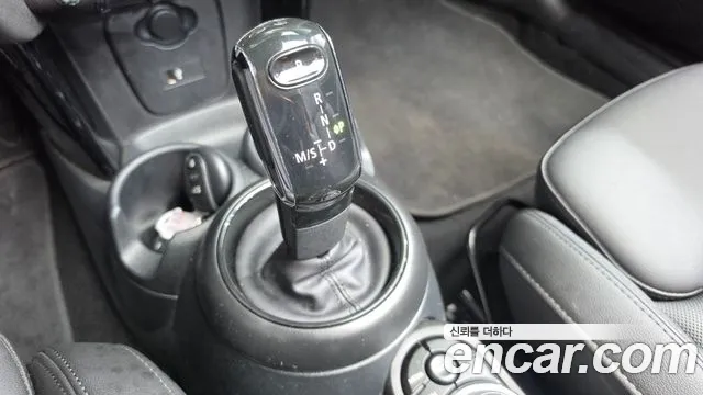 MINI Cooper Convertible — Фото автомобиля 12