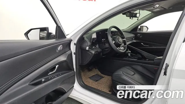 Hyundai AVANTE Avante (CN7) — Фото автомобиля 10