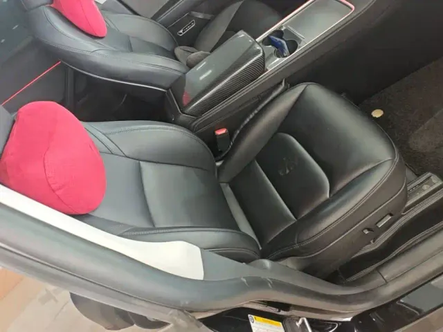 Tesla Model Y — Фото автомобиля 24