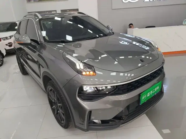 Lynk & Co Lynk & Co 01 2021 2.0TD 2WD Pro — Фото автомобиля 3