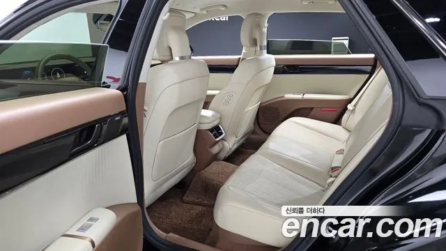 Hyundai Grandeur Grandeur (GN7) 2.5 Бензин 2WD — Фото автомобиля 11
