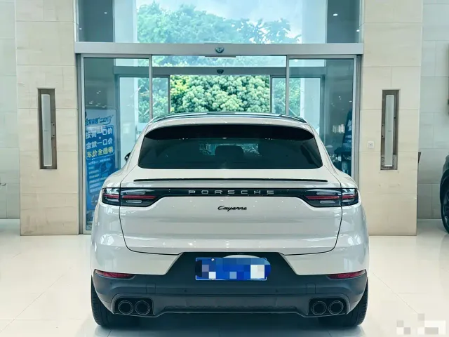 Porsche Cayenne — Фото автомобиля 7