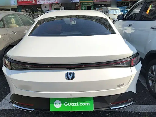 Changan Eado — Фото автомобиля 5