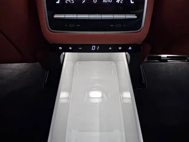 Li Auto L9 — Фото автомобиля 17