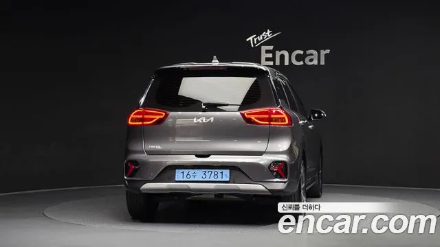 Kia Niro — Фото автомобиля 4