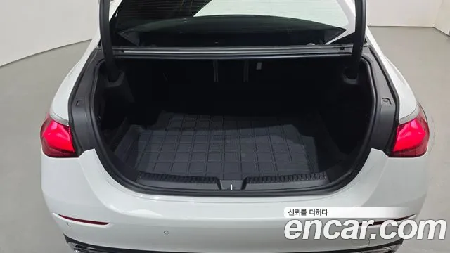 Mercedes-Benz E-Class E-класс W214 E300 4MATIC Exclusive — Фото автомобиля 30