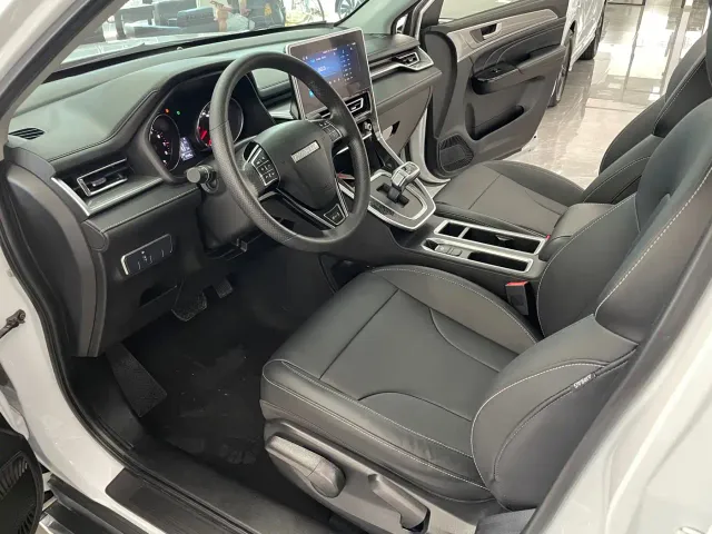Haval M6 — Фото автомобиля 5