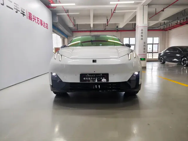 Lynk & Co Z20 — Фото автомобиля 2