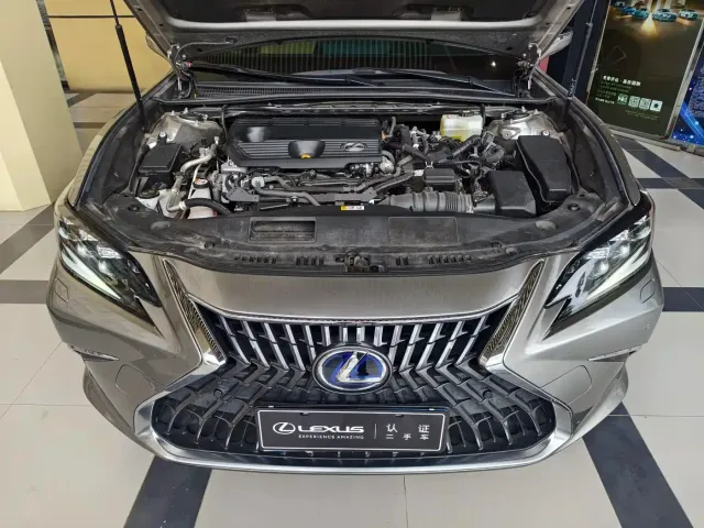 Lexus ES — Фото автомобиля 7