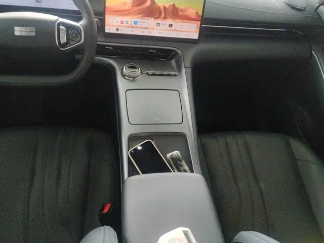 Geely Galaxy E5 — Фото автомобиля 16
