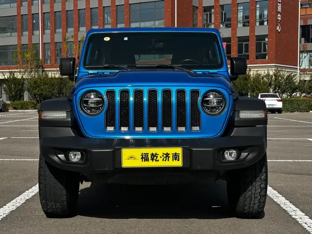 Jeep Wrangler — Фото автомобиля 2