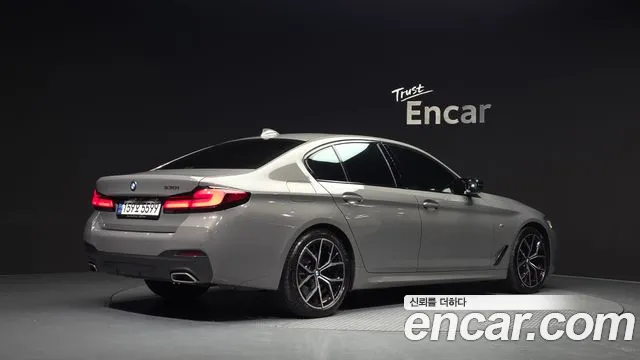 BMW 5-Series — Фото автомобиля 2