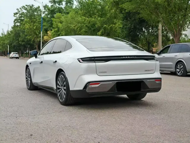 Geely Galaxy Xingyao 8 — Фото автомобиля 7