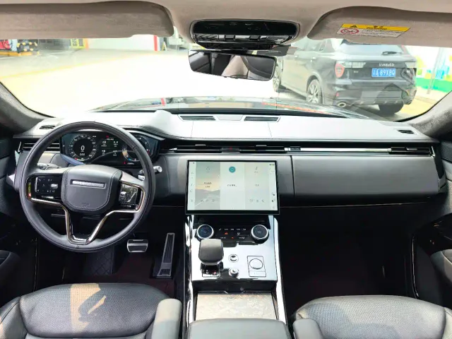 Land Rover Range Rover Sport — Фото автомобиля 7