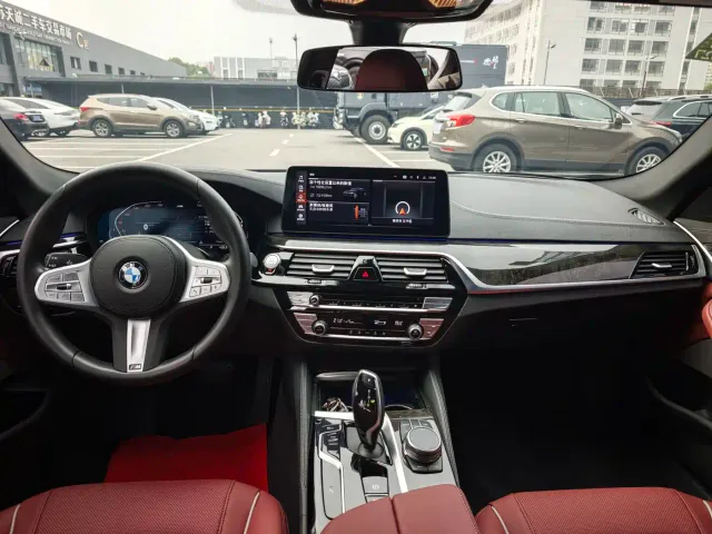 BMW 5 Series — Фото автомобиля 13
