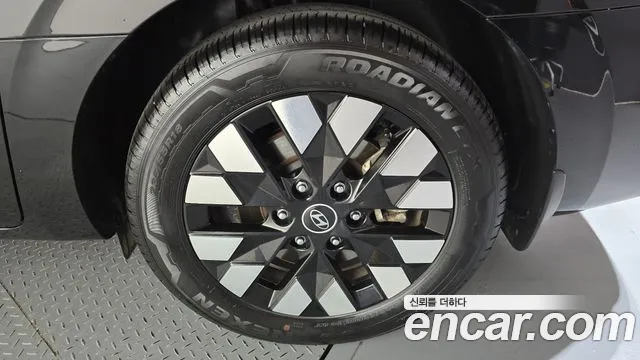 Hyundai Staria Staria 4WD Lounge 9 мест — Фото автомобиля 20