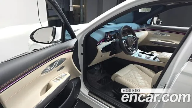 Genesis GV70 — Фото автомобиля 15