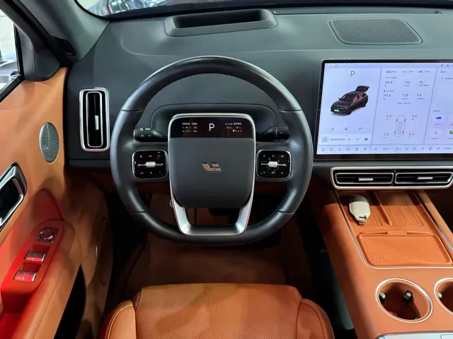 Li Auto L7 — Фото автомобиля 10