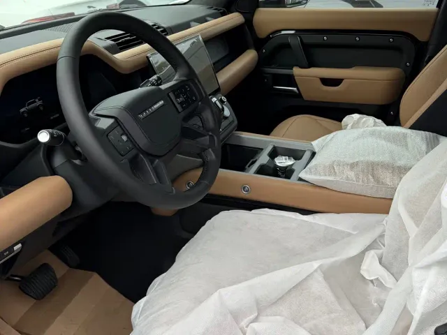 Land Rover Defender — Фото автомобиля 4