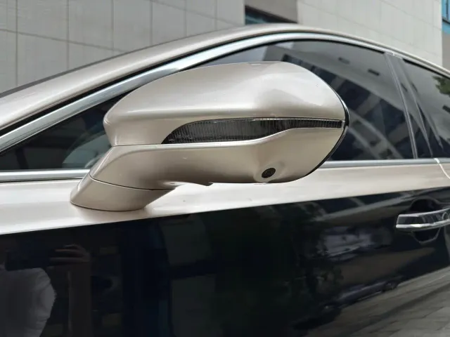 Hongqi H5 — Фото автомобиля 11