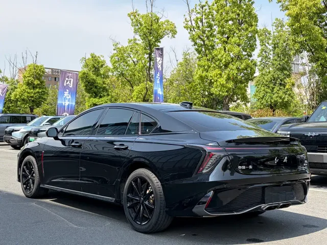 Hongqi H6 — Фото автомобиля 14