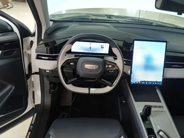 Geely Boyue L — Фото автомобиля 10