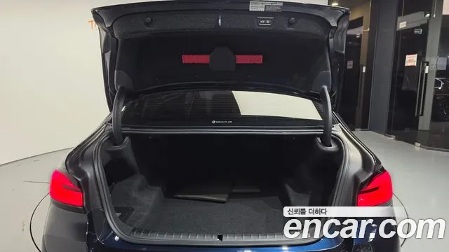 BMW 5 Series G30 — Фото автомобиля 20