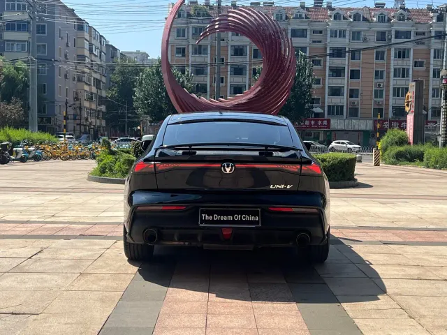Changan UNI-V — Фото автомобиля 8