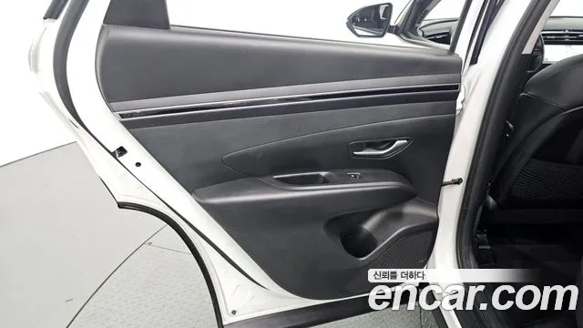 Hyundai Tucson Tucson (NX4) Бензин 1.6 турбо 2WD — Фото автомобиля 25