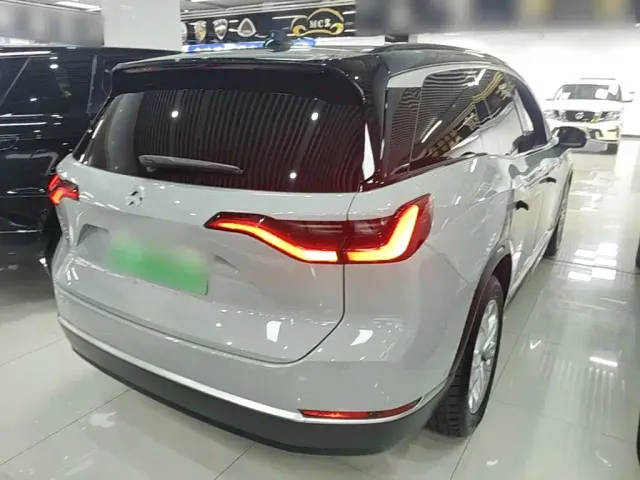 Nio ES8 — Фото автомобиля 6