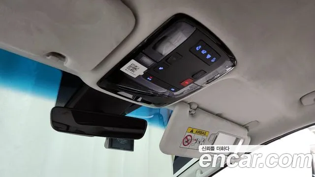Hyundai Staria Staria 4WD Lounge 9 мест — Фото автомобиля 17