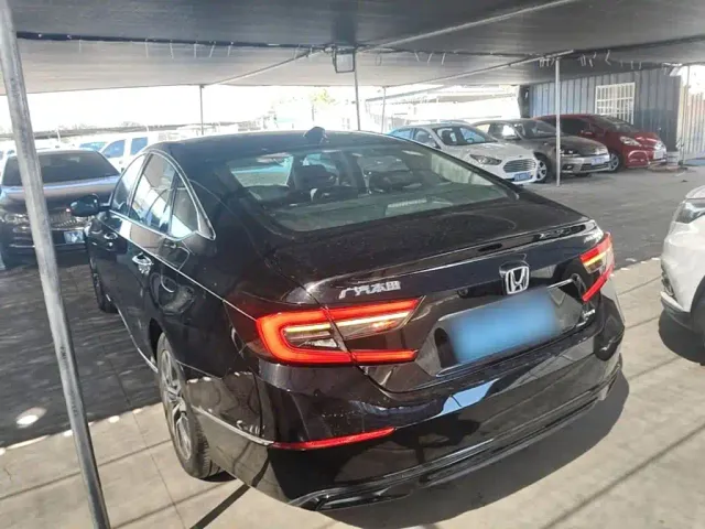 Honda Accord — Фото автомобиля 4