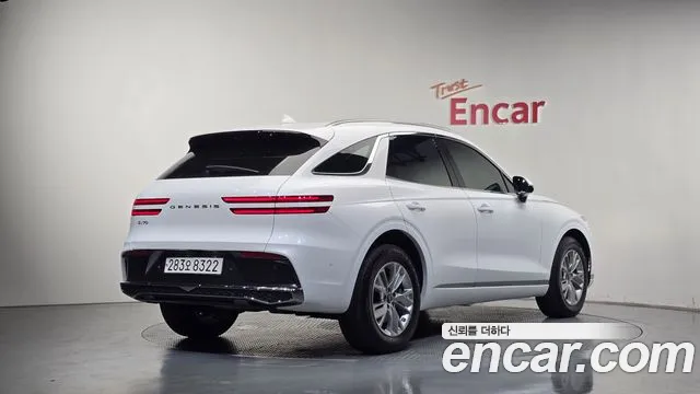 Genesis GV70 2.5T Бензин 2WD — Фото автомобиля 2