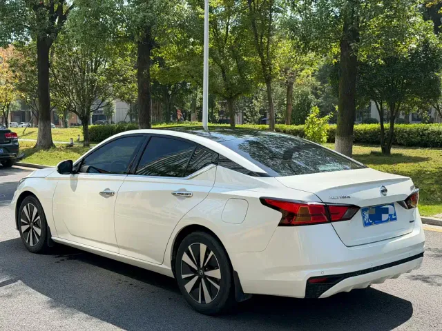 Nissan Teana — Фото автомобиля 7