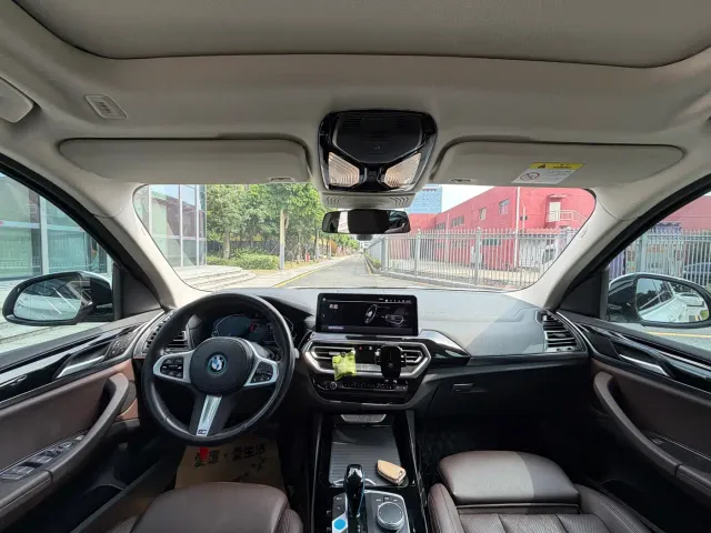 BMW iX3 — Фото автомобиля 8